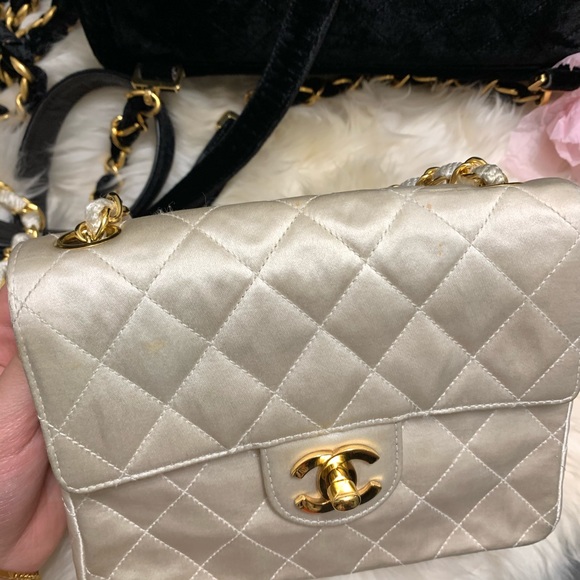 Vintage Chanel 24k white satin mini square flap - Picture 15 of 16